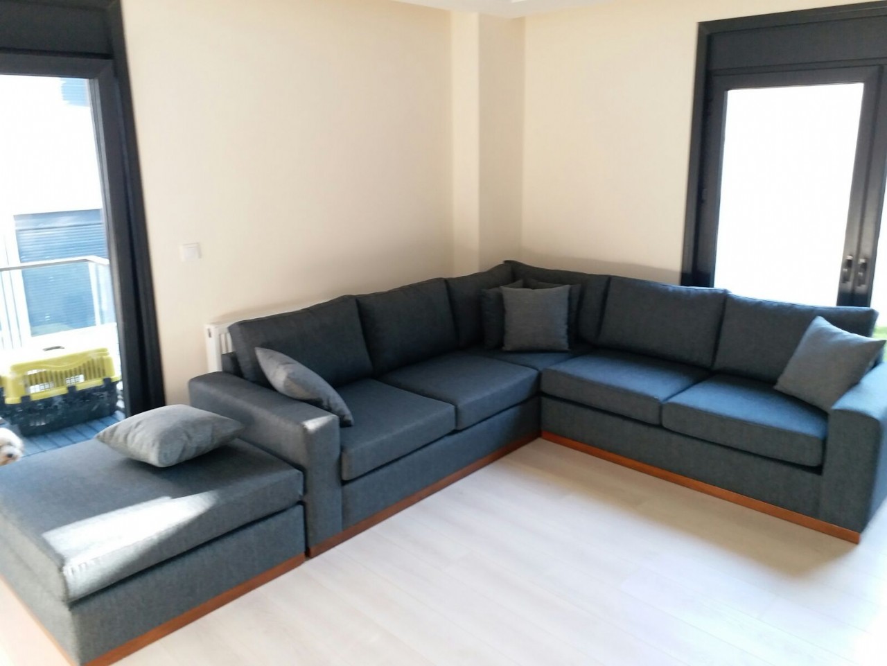 Room Dimensions: custom corner sofa