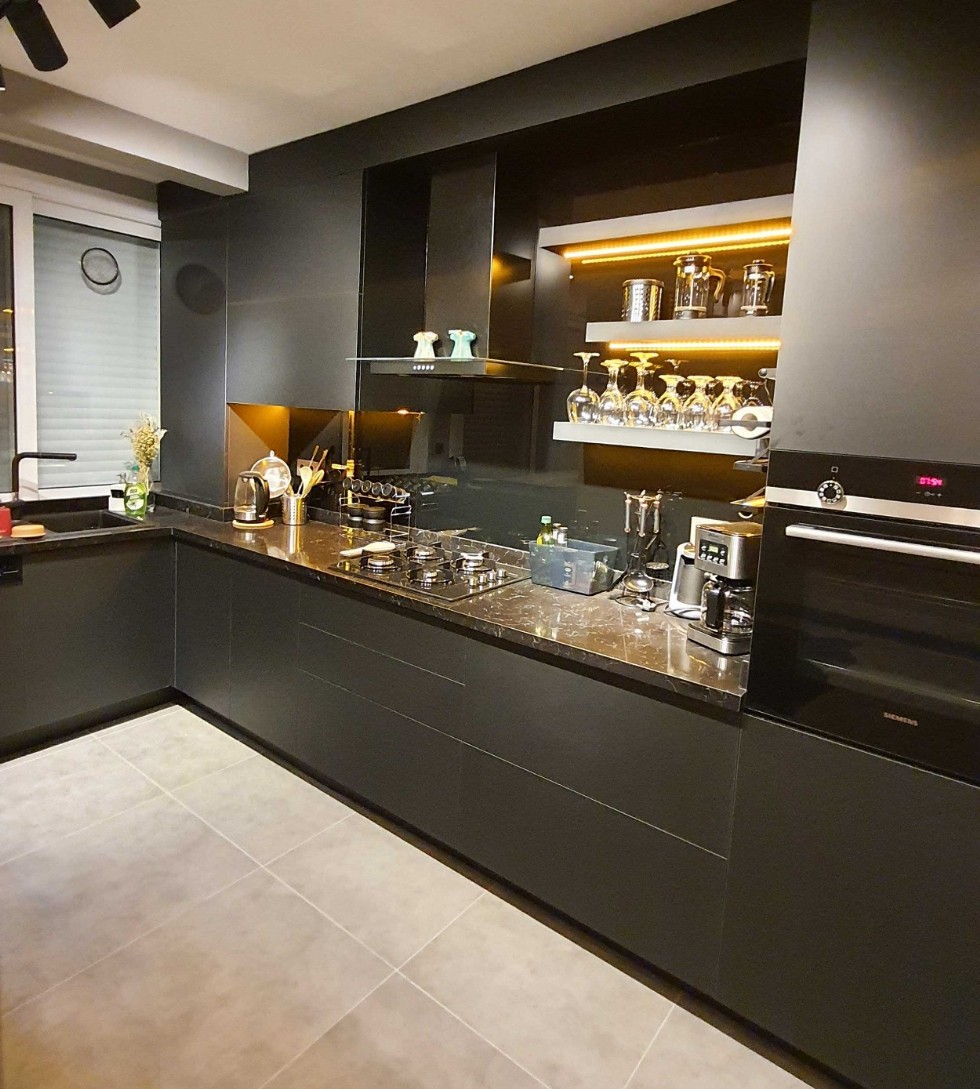 Kodu: 13323 - Black Kitchen Designs: Bold And Sophisticated Choices