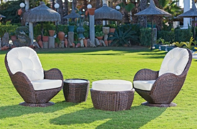 Enhancing Your Garden With Modern Outdoor Seating Solutions