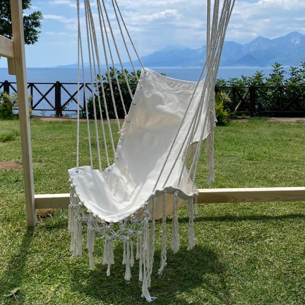 Kodu: 13474 - Garden Swings & Hammocks: Creating A Cozy Outdoor Retreat