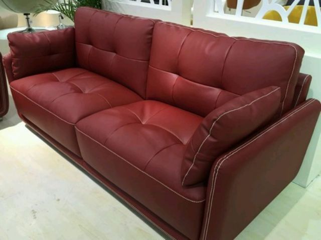 Modern Red Leather Sofa Designs For Stylish Interiors