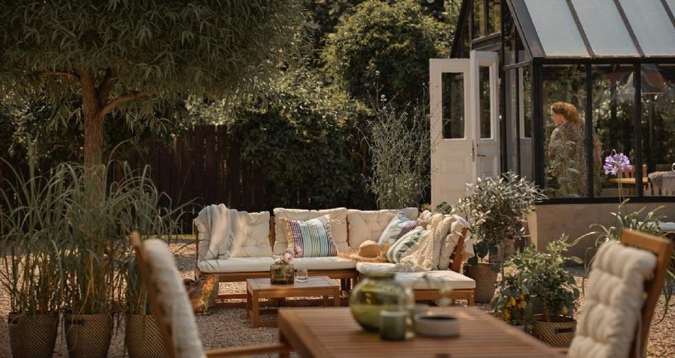 Kodu: 13378 - Outdoor Furniture: Stylish And Durable Designs For Every Space