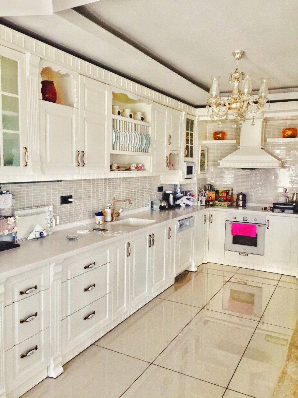 Kodu: 13309 - White Kitchens: Timeless Elegance For A Bright Look