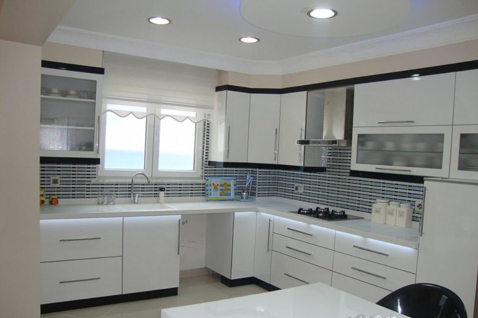 Kodu: 13311 - White Kitchens: Timeless Elegance For A Bright Look