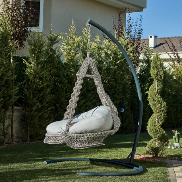 Garden Swings & Hammocks: Creating A Cozy Outdoor Retreat