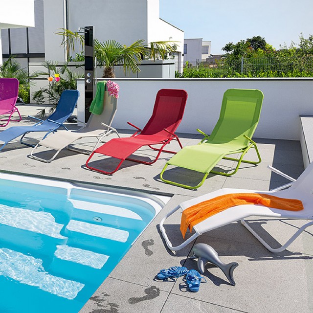 Sun Loungers & Chaise Chairs: Relaxing İn Comfort And Style